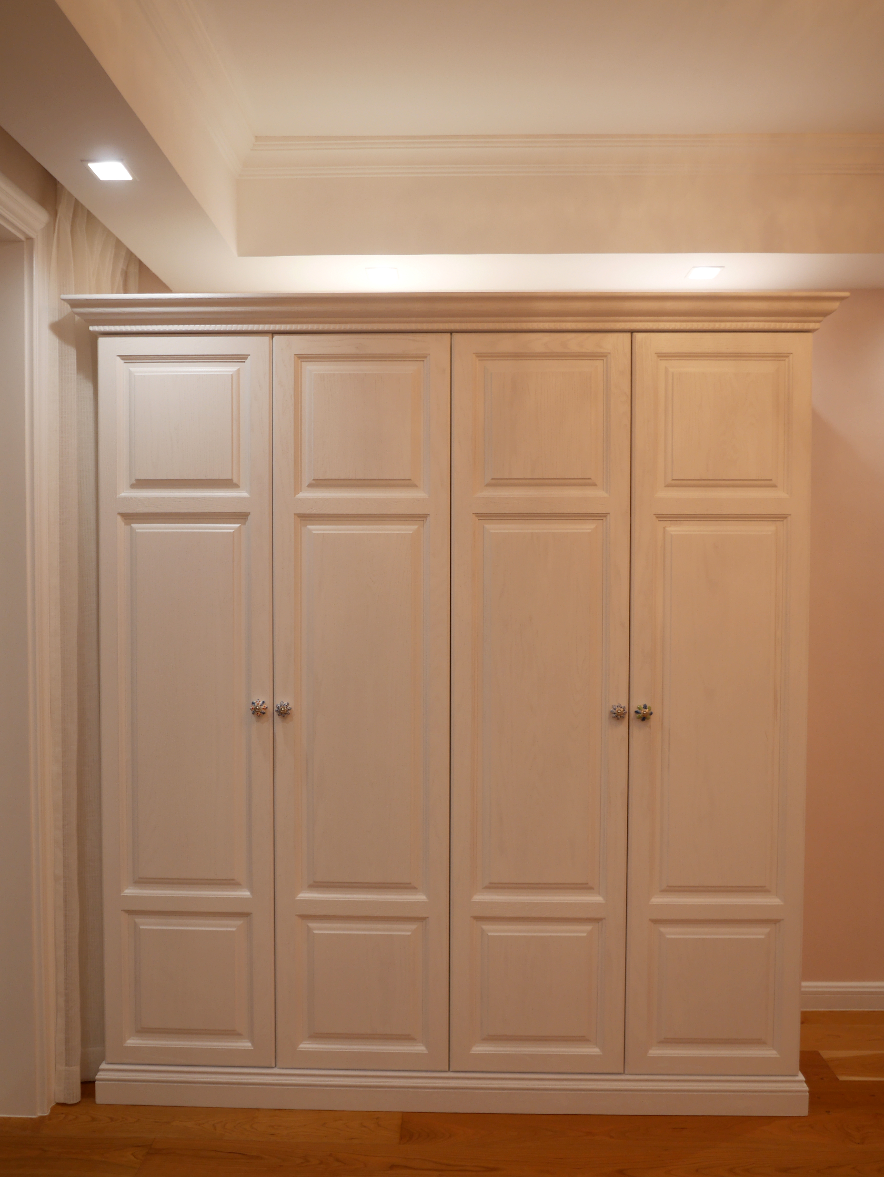 省钱又实用简易衣柜,铝框架衣柜柜门省钱