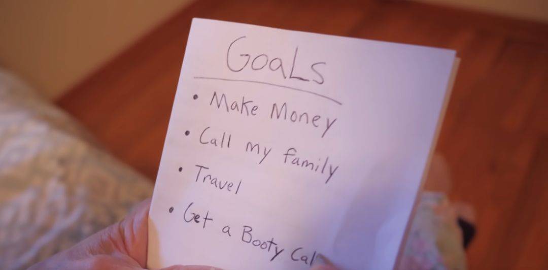 93岁奶奶恶搞27岁孙子，一夜爆红！1300万网友围观：奶奶太坑了