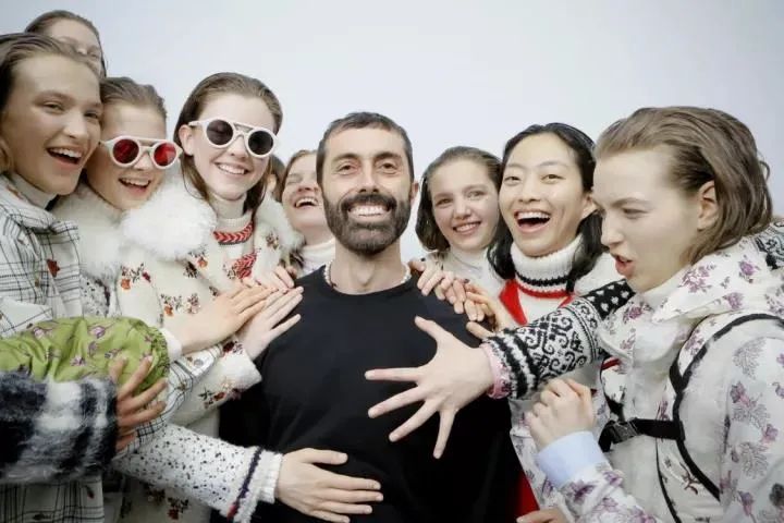 moncler羽绒服真的好吗,明星人手一件的羽绒服