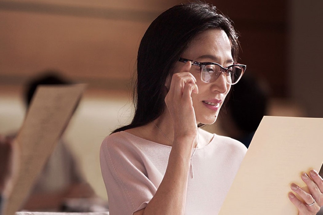 可以切换镜片的眼镜,功能超强大的一款眼镜