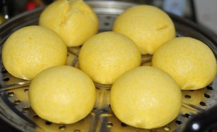 做玉米面馒头怎么能不粘手,玉米面馒头怎样发才蓬松柔软