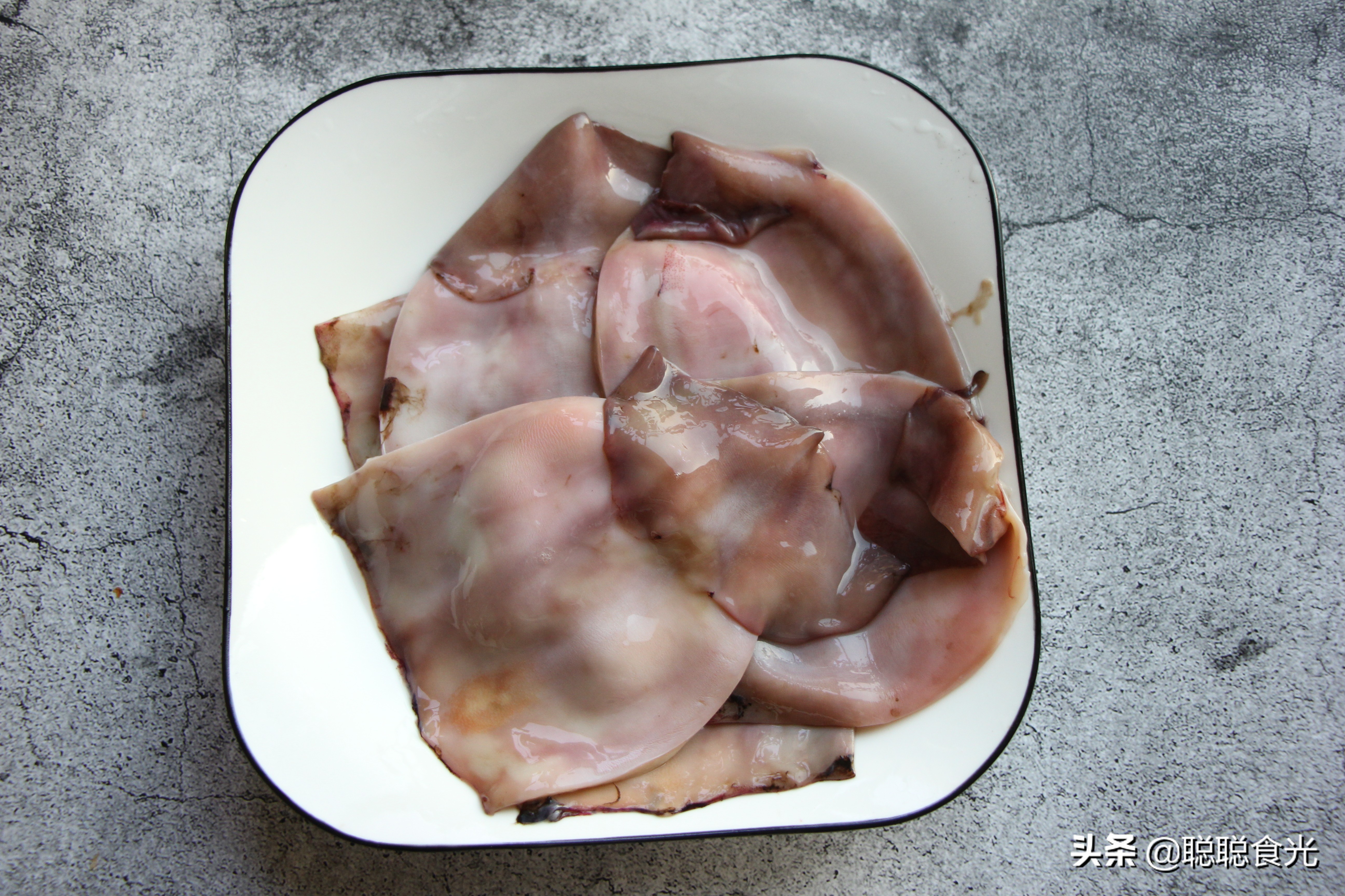 它叫鱼却不像鱼,炒什么鱼好吃又下饭