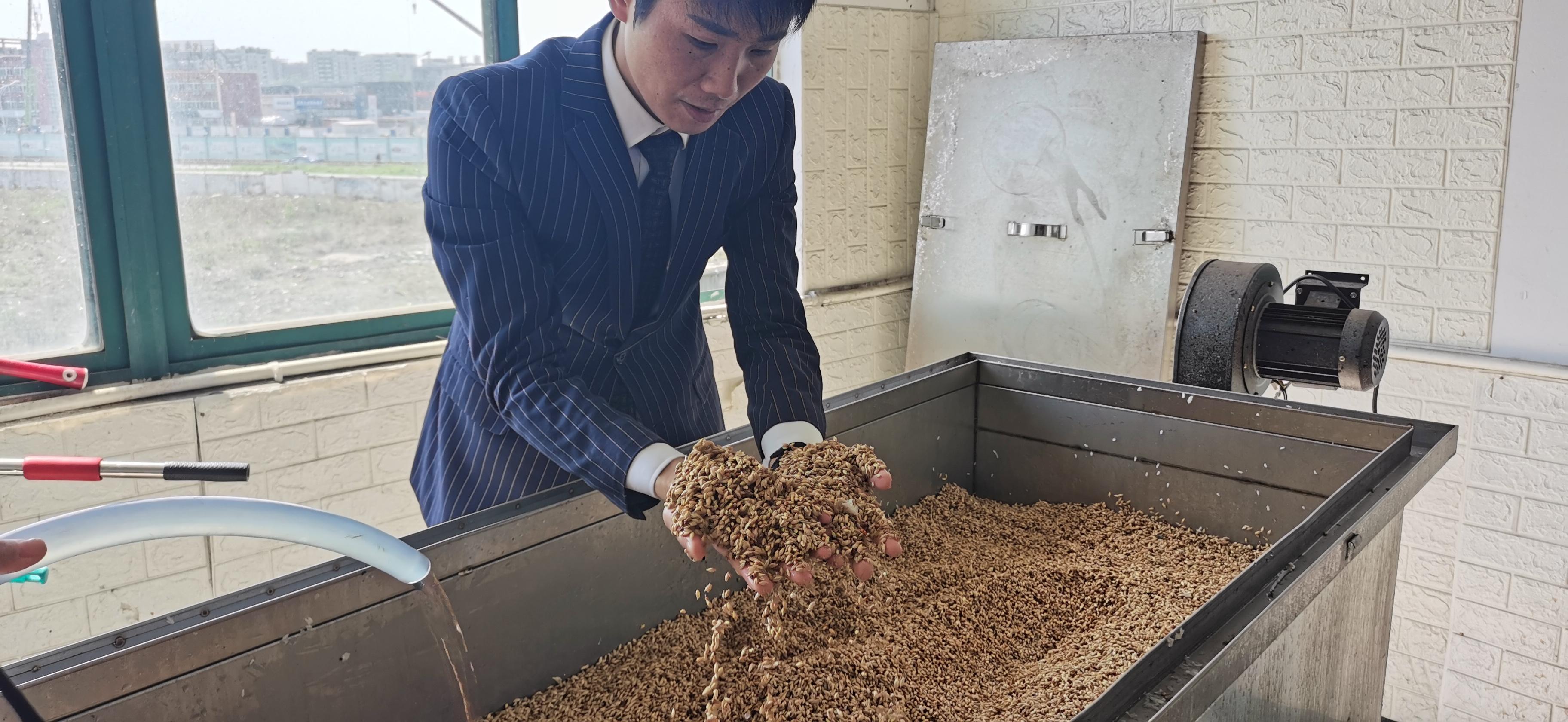 酿酒过程中产生甲醇怎么办呢,酿酒蒸馏过程中产生的废气