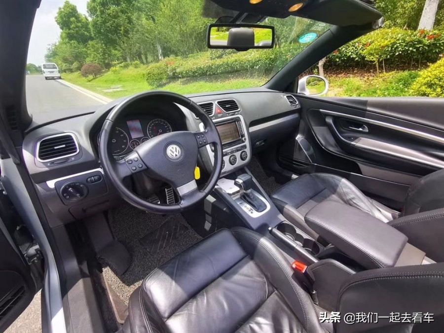 大众又新推出高颜值敞篷车,大众硬顶敞篷车12万外观