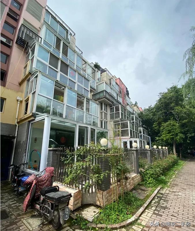 房价不涨反跌？曾经的销冠神盘，如今环境一言难尽，令人唏嘘