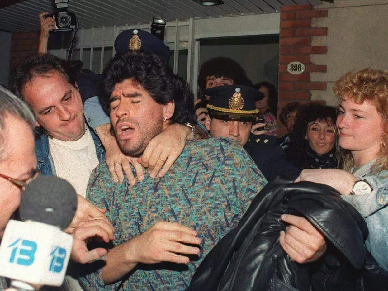 人物|马拉多纳:革命和*卡因可**