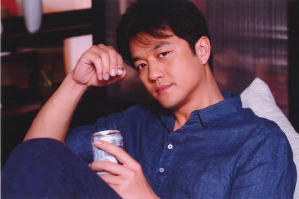 李亚鹏女友身份水落石出,不是百亿企业家而是这类工作者,祝福!