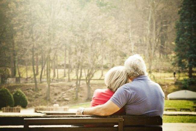 张小娴散文集《拥抱》——思念情人的拥抱，享受尘世的温暖