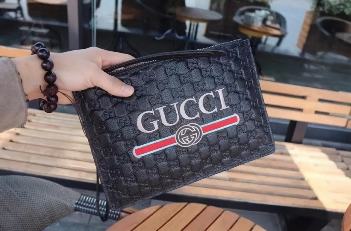 既好用又好看的男士包,适合男士的轻奢休闲包