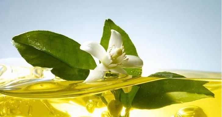 丰胸、减肥、暖宫，一滴精油就见效