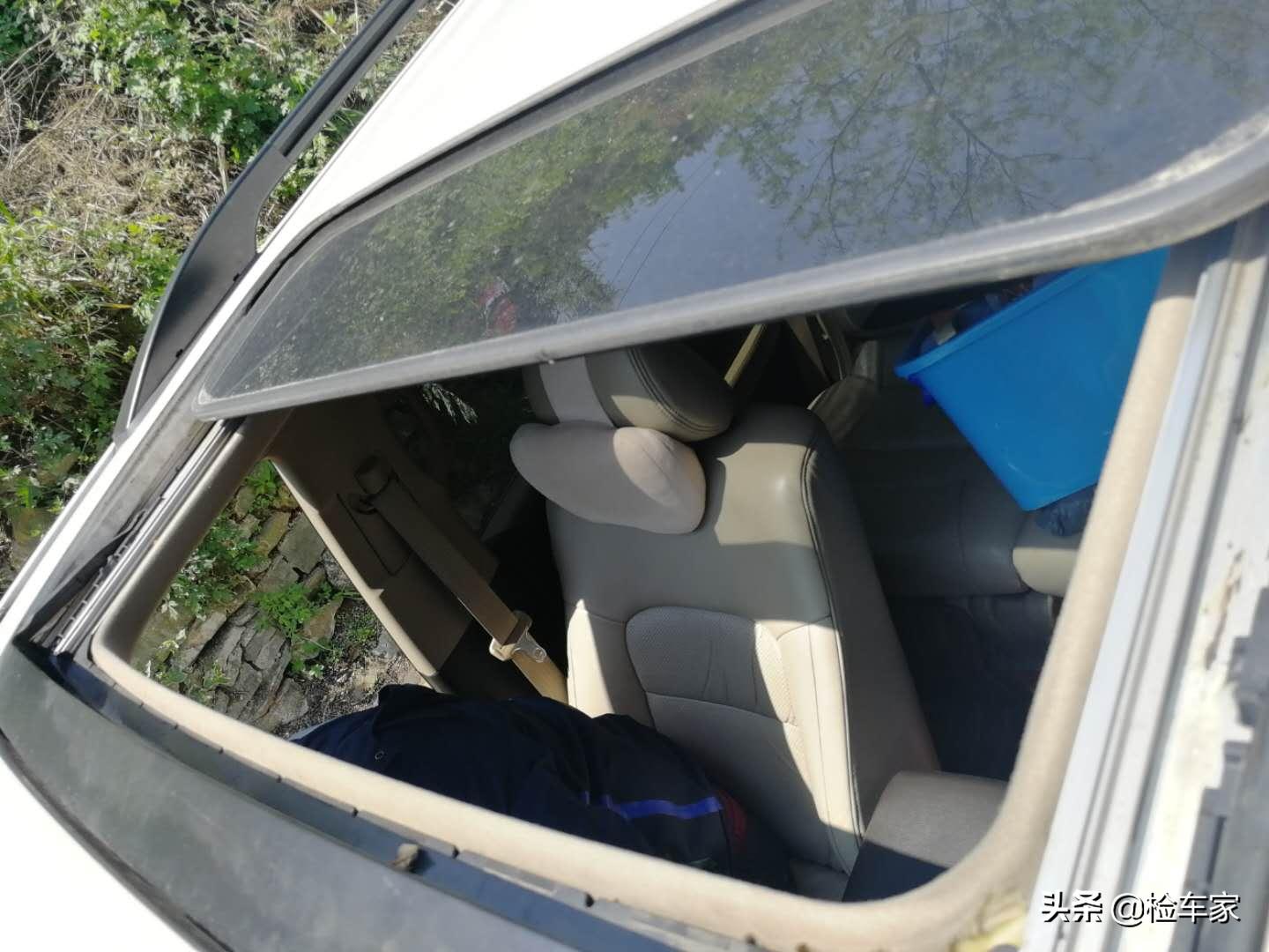 丰田兰德酷路泽手刹刹车位置,酷路泽28万左右的车