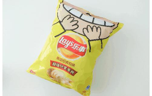 绝大多数吃货不知道的套路，都藏在薯片里（菲李漫画）