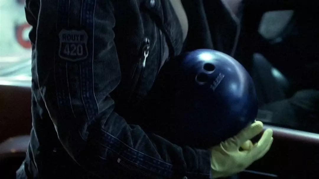 一部被低估的黑色幽默经典电影,一部极具讽刺意味的黑色幽默电影