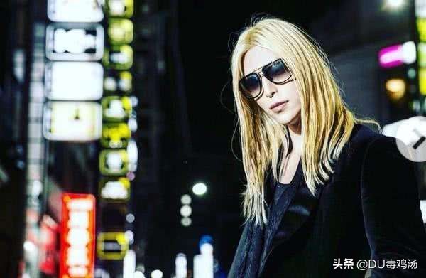 年入3亿男公关Roland:有钱女人拥有“爱情”,我才能拥有金钱