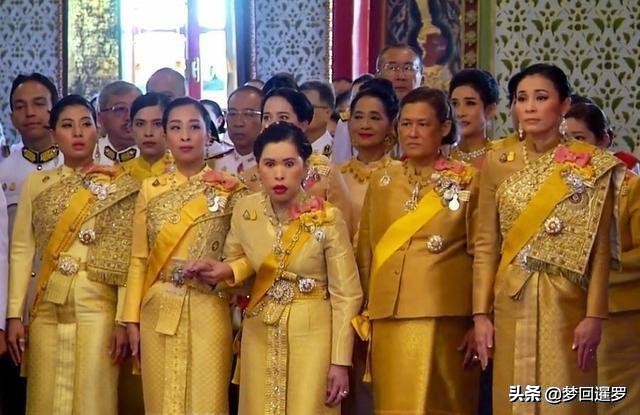 泰国传统服饰平民和皇室的区别,为什么一眼就能看出是泰国人