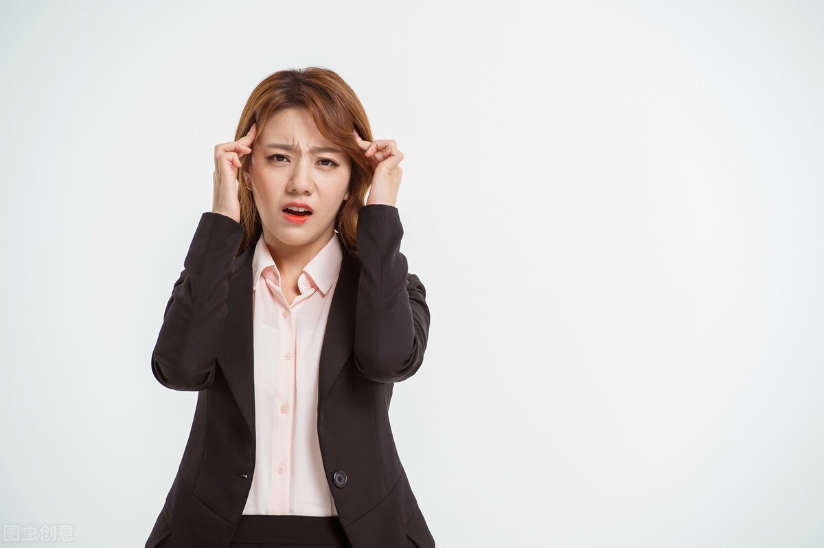 在迪拜做服务员一个月能拿多少钱,迪拜酒店服务员真实工资