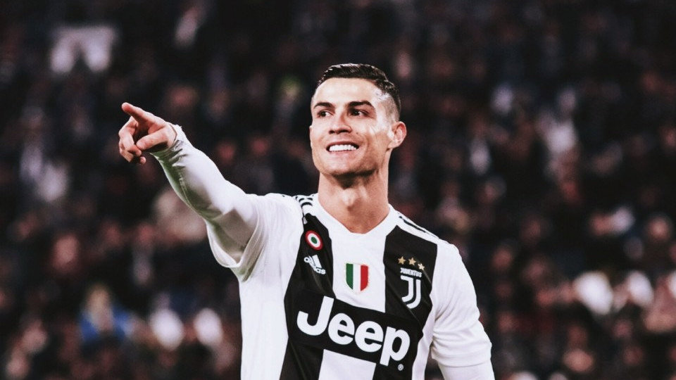 2023年环球足球奖c罗采访,c罗当选环球足球奖20年最佳球员