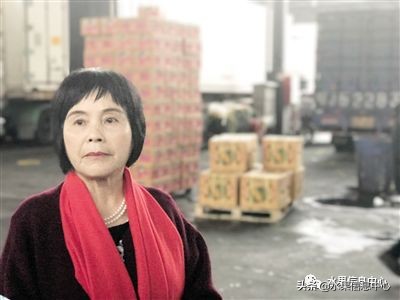 水果市场打拼的女人,卖水果的女人们