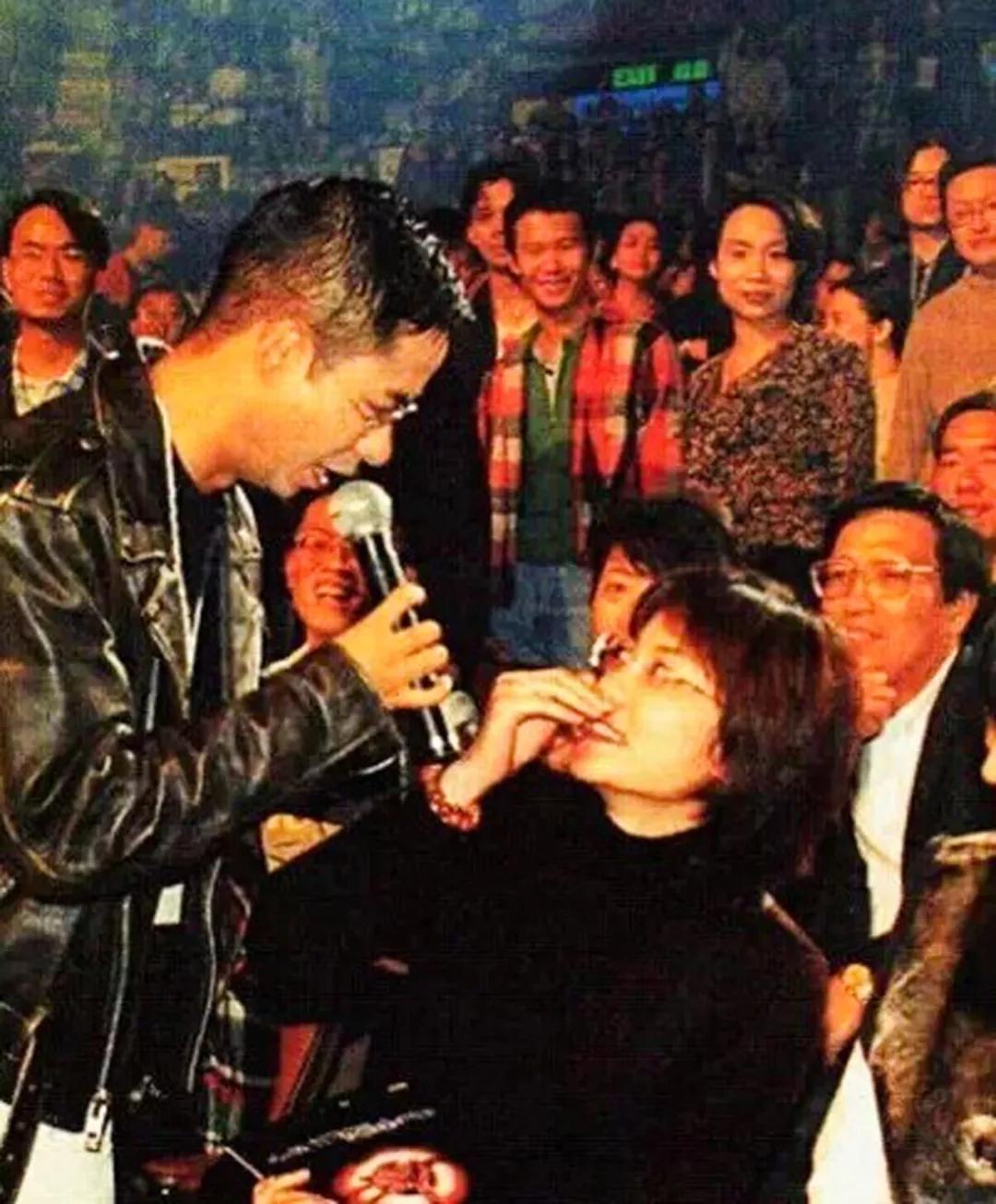 娱乐圈40年代事件,中国娱乐圈40年的记忆