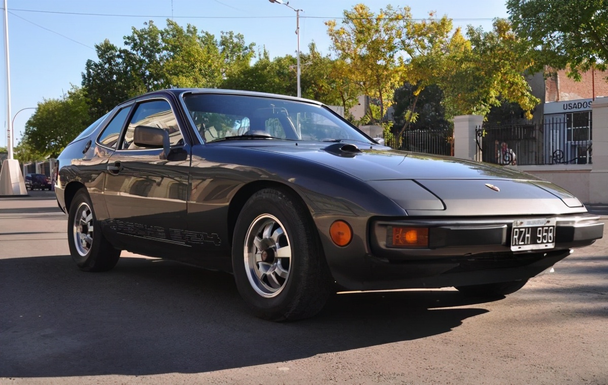 马拉多纳黑色法拉利,球王马拉多纳的车