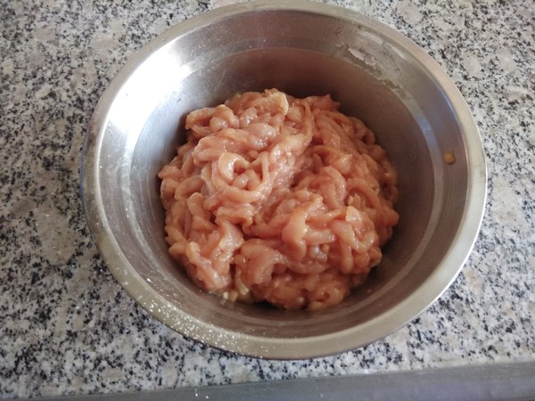 炒肉时切记别直接下锅,炒肉时放什么东西炒出来又软又香