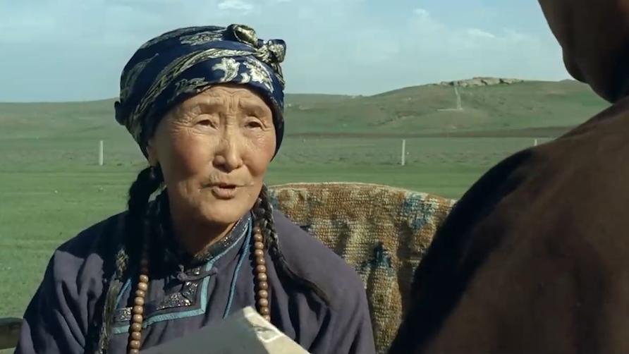 人性与欲望交织的电影，揭开中年女人难以启齿的尴尬，真实又残忍