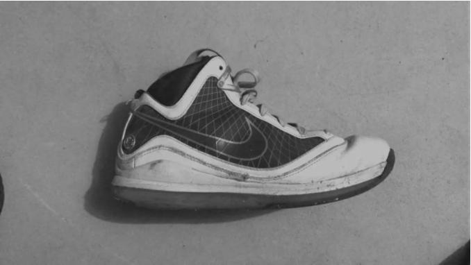 lebron詹姆斯狮子标球鞋,lebronwitness5詹姆斯实战篮球鞋