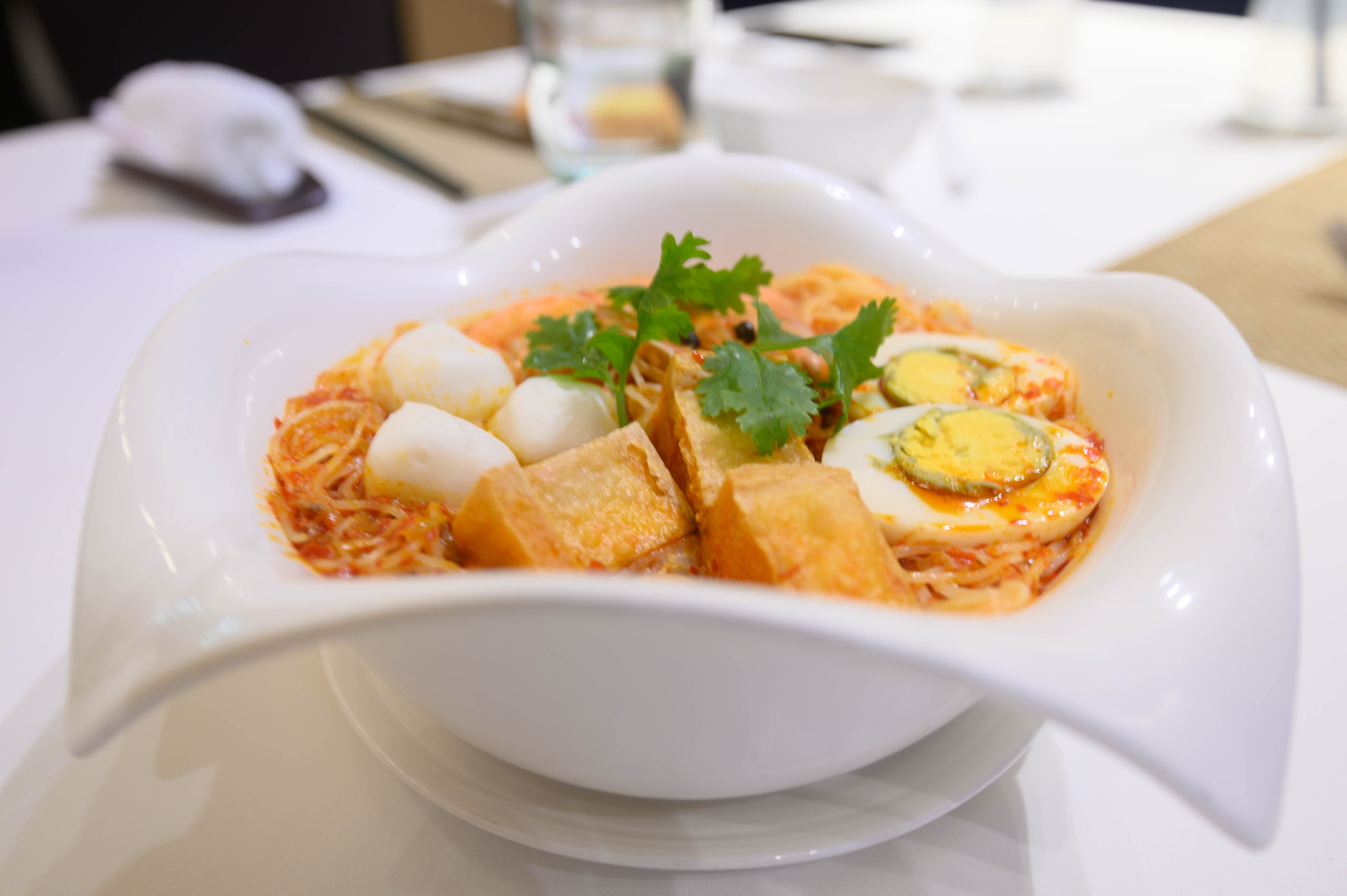 夏天的三亚海边有多热,三亚的夏天比广州和深圳都要凉快