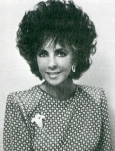 伊丽莎白泰勒珠宝片段,伊丽莎白泰勒和她收藏的300件珠宝