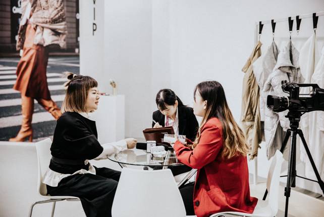 欧弟娜亮相第21届深圳国际服装供应链博览会