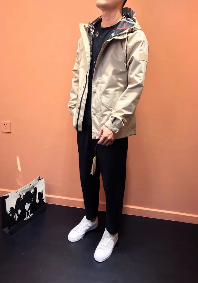 中国人穿巴宝莉风衣,澳门巴宝莉风衣