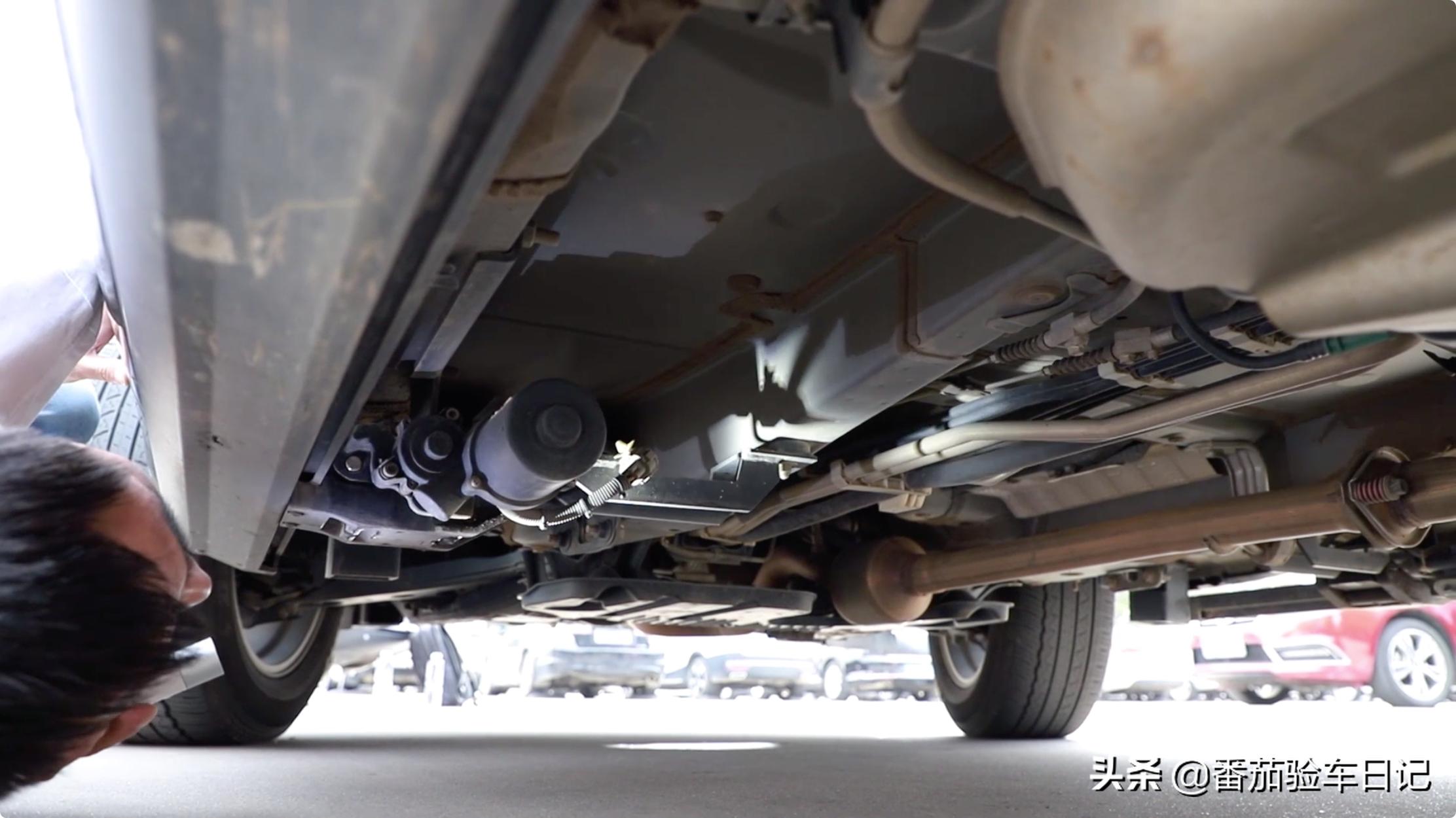 帮客户检测不到两年的丰田汉兰达，价格略高但是车况很值