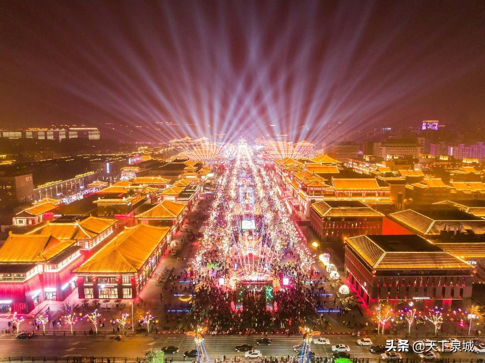 淮海路步行街与大唐不夜城,南京路和大唐不夜城