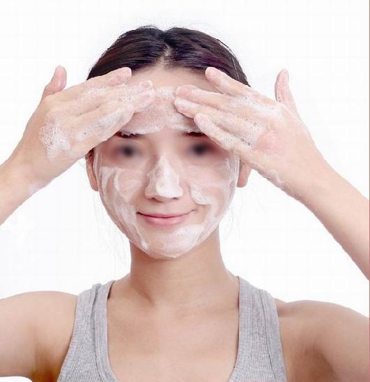 洗脸正确手法视频教程,洗面最简单标准的手法