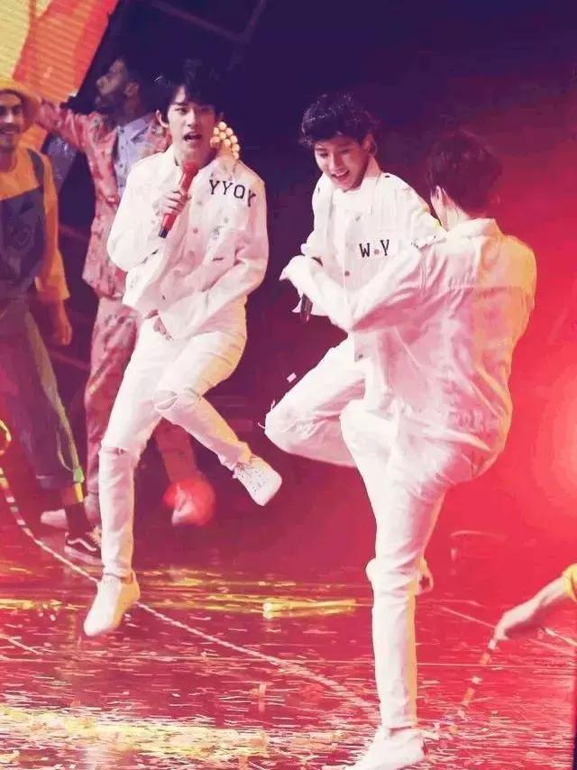 易烊千玺被低估,罗志祥黑暗十年:坚持,比努力更可怕