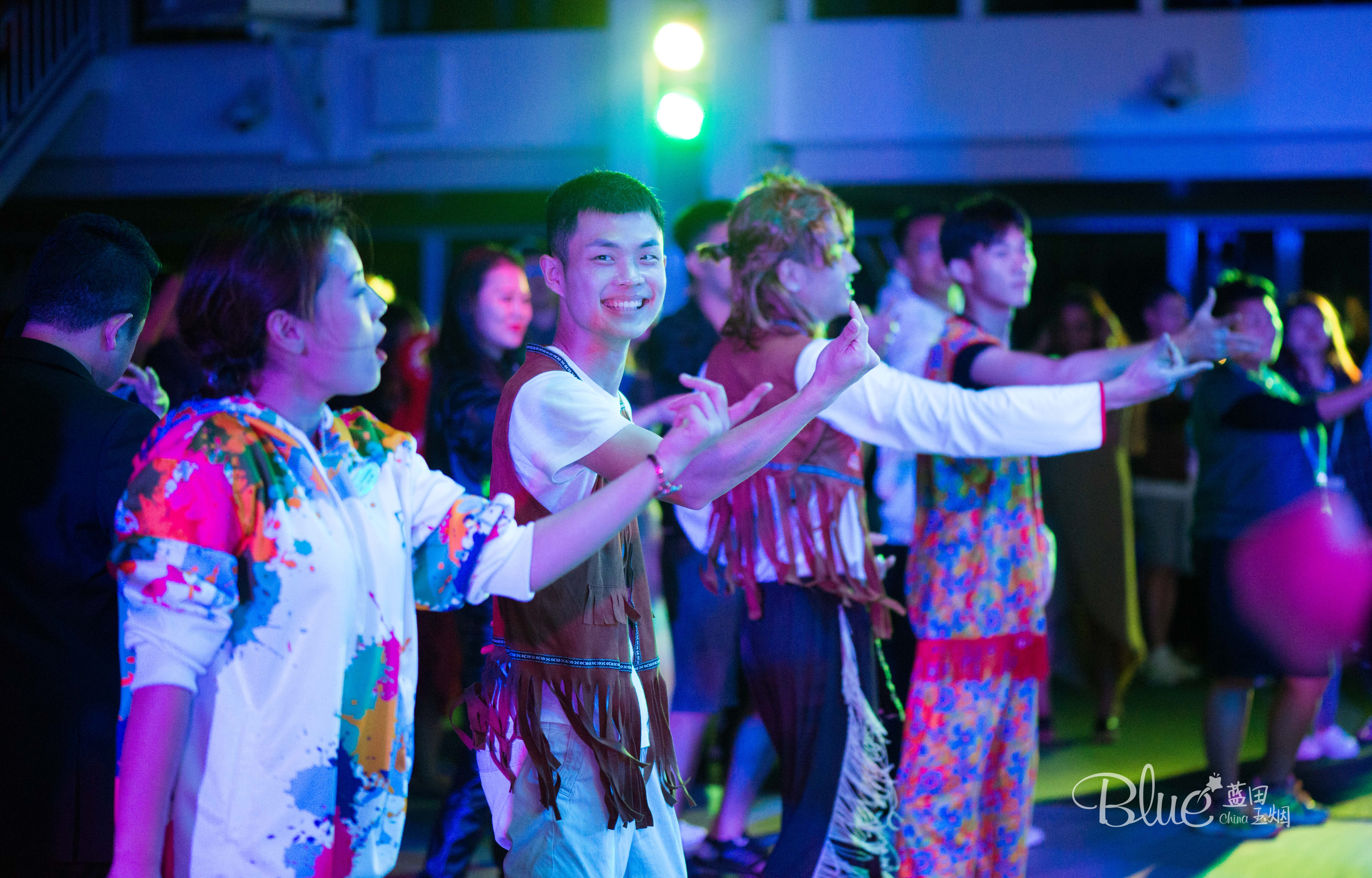 乘坐豪华邮轮,9天8夜豪华邮轮