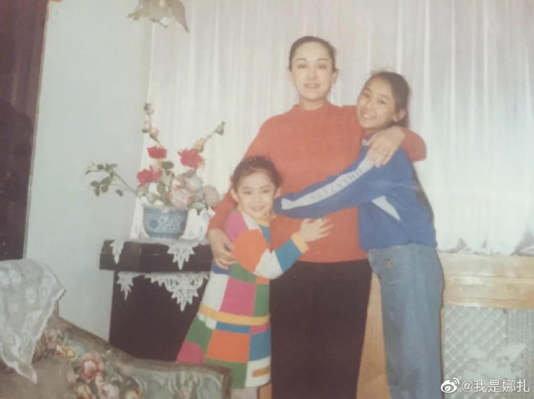 明星六一齐晒照：唐嫣陈妍希晒娃，热巴娜扎美照，安以轩令人泪目