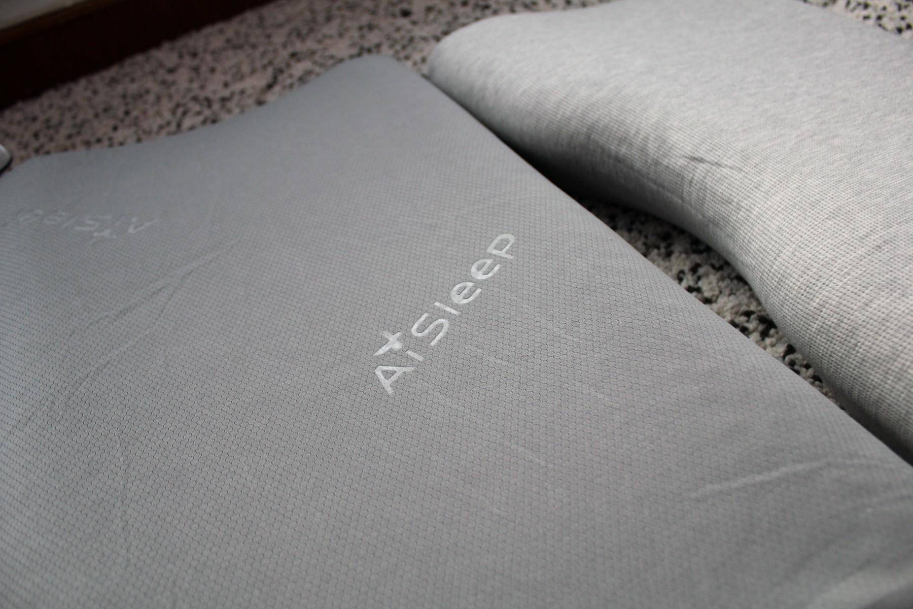 乳胶和太空记忆棉枕头哪个好,记忆棉波浪枕头真实测评