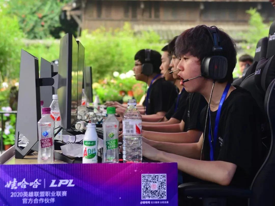 娃哈哈发展过程中存在的机会,娃哈哈的成功和困惑