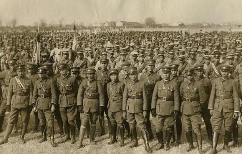 开国元帅当中,唯有他没有子女,初恋跳崖自尽,两场婚姻甚是坎坷