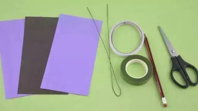 银杏叶手工花贴画幼儿园简单,彩色皱纹纸怎么做手工花幼儿园