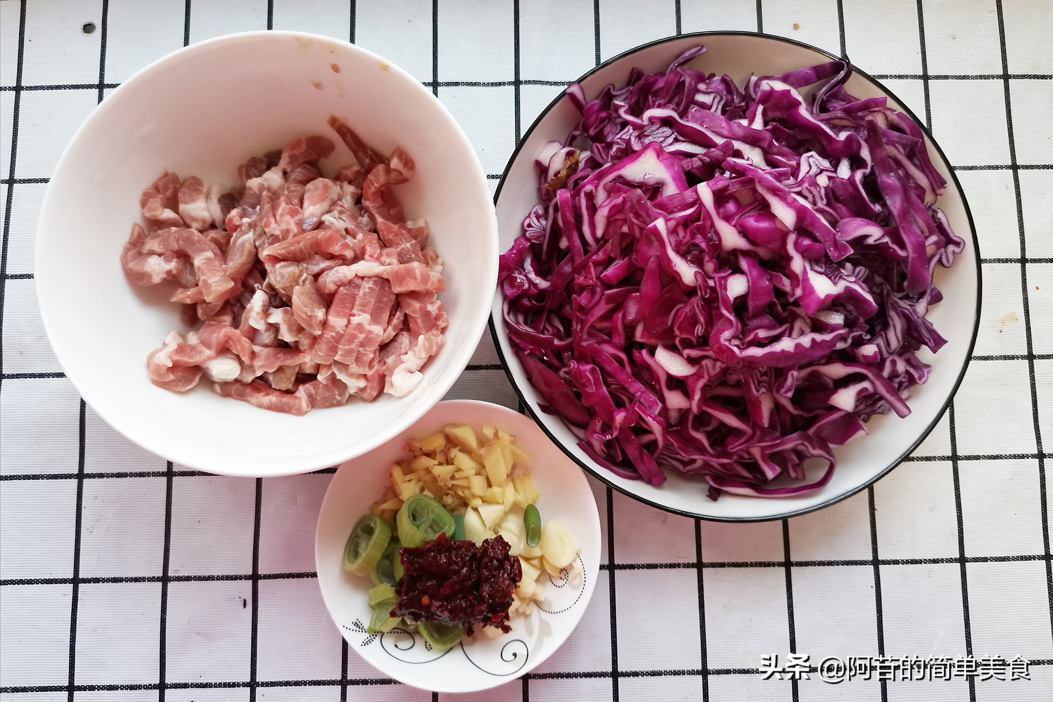 清炒紫甘蓝花样做法,家常炒紫甘蓝菜的做法图片