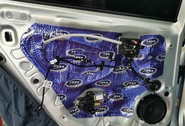 老迈腾对比新迈腾隔音测试,大众迈腾隔音及音响改装