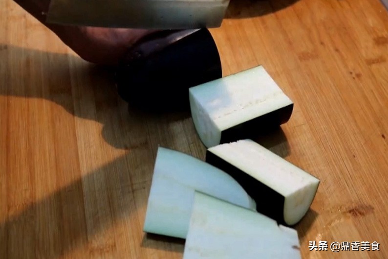 蒜泥拌茄子教程,蒜泥土豆茄子做法大全图解视频