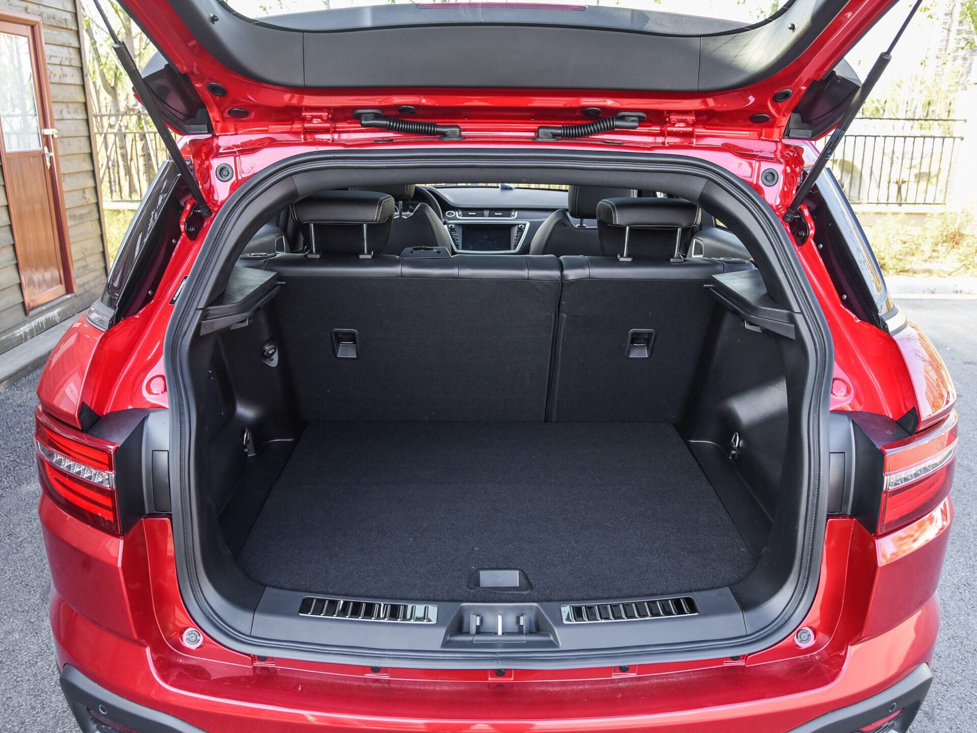 最新款陆风x7多少钱一辆,陆风x7国产小极光价格