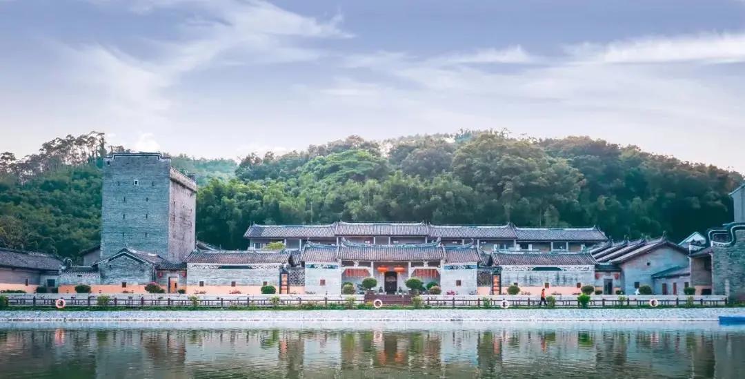 在大山深处幽静绝美的村落,深藏大山中的村落