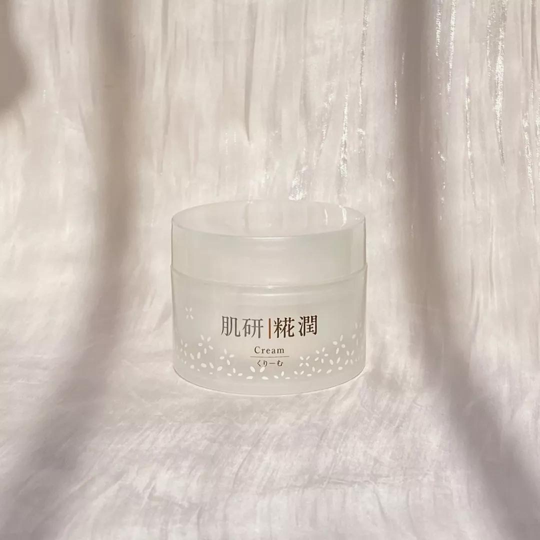 细纹已经开始向你宣战!赶紧pick好你的第一瓶抗初老产品