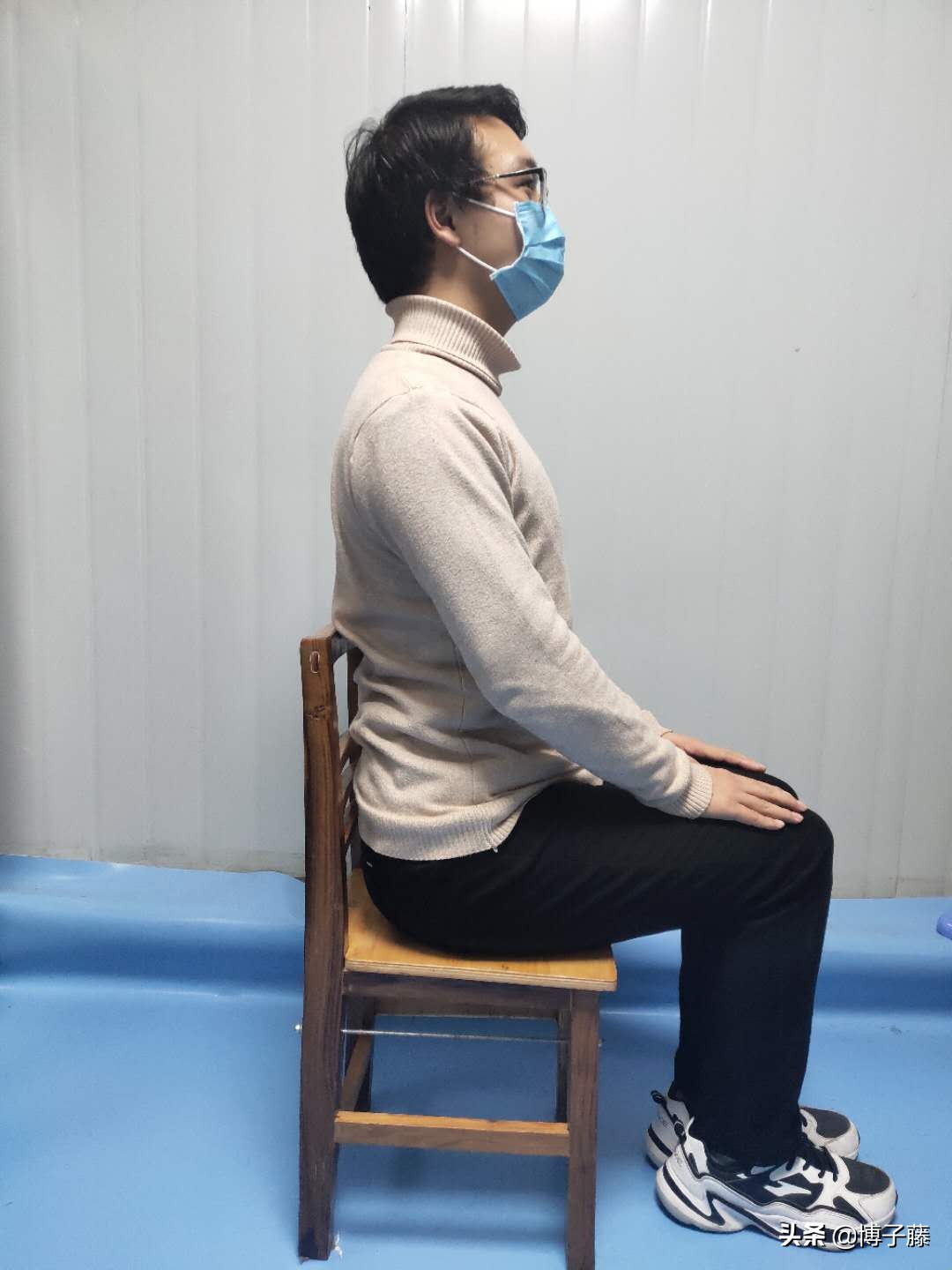 呼吸时腰两侧有疼痛,呼吸时腰痛是什么原因引起的