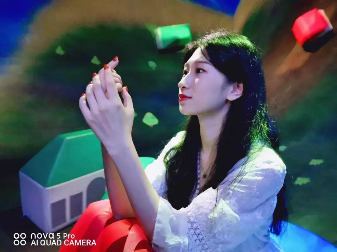 暗光环境拍人像技巧,黑夜拍照技巧白墙