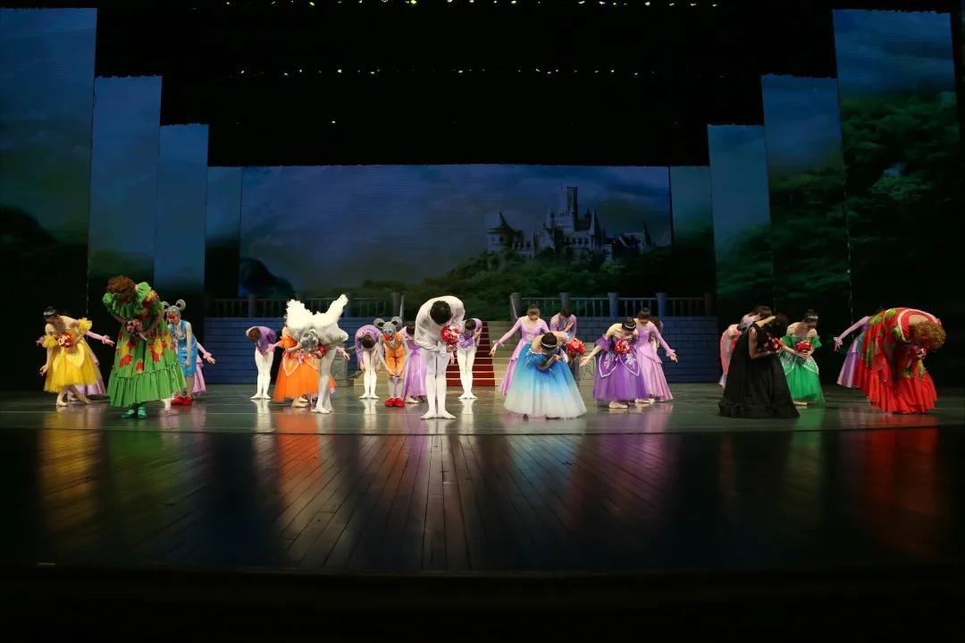 灰姑娘芭蕾舞剧赏析,灰姑娘芭蕾英国皇家舞剧